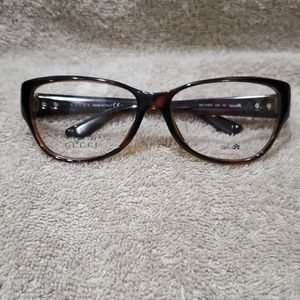 Gucci Eye glasses